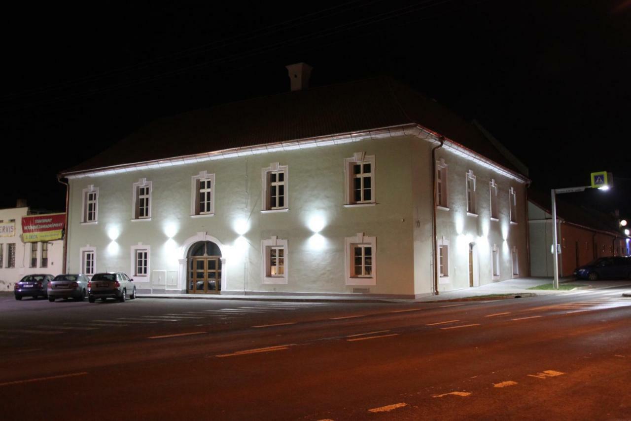 Penzion Daniz Hotel Chvalovice  Exterior photo